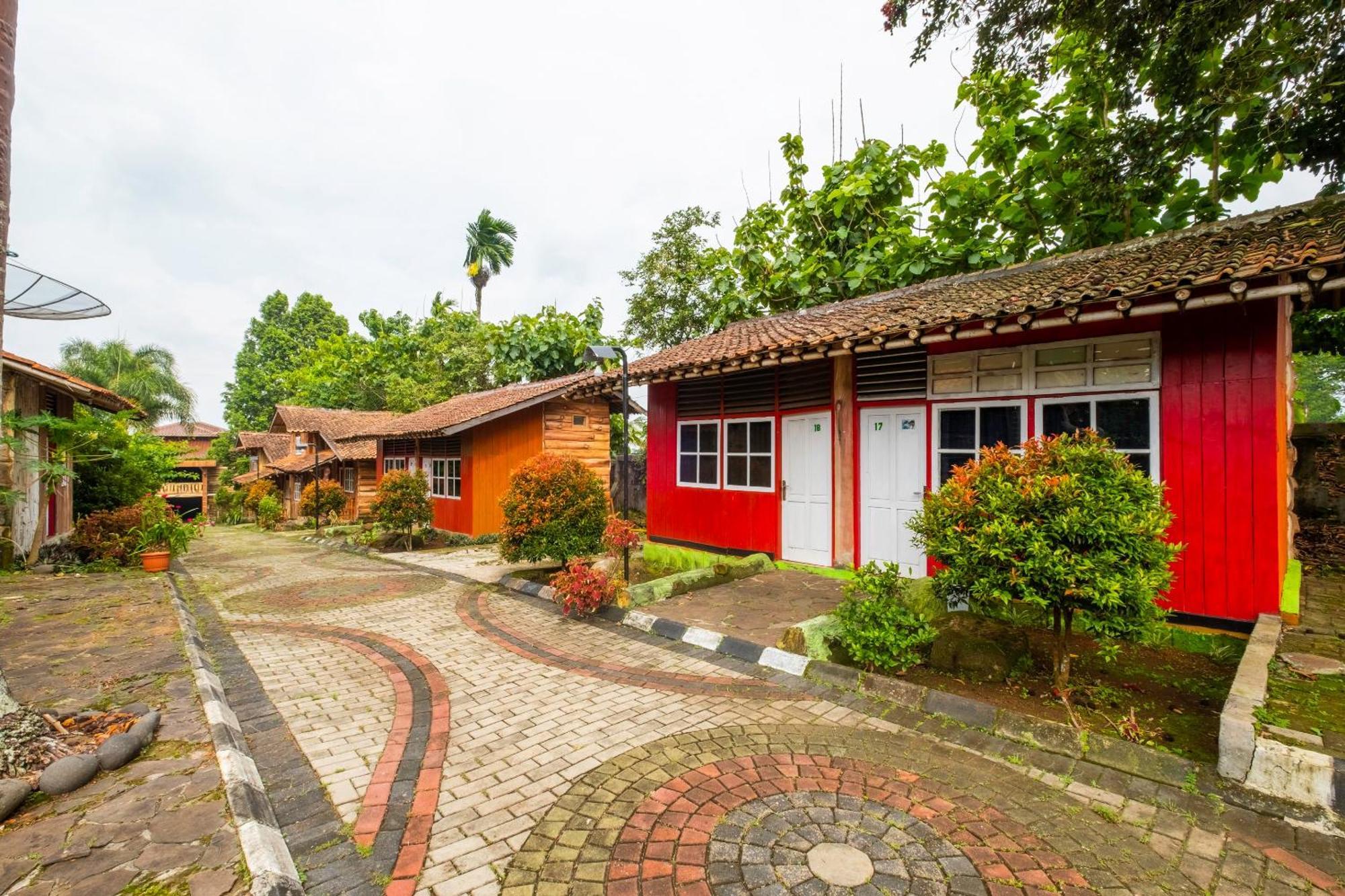 Oyo 2278 Cikidang Hunting Resort Sukabumi Luaran gambar